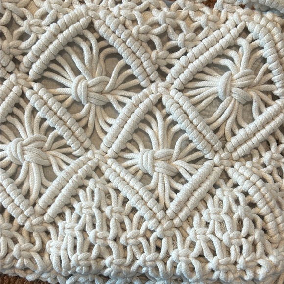 Elegant White Macrame Shoulder Bag - Picture 8 of 10